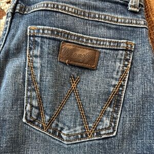 Wrangler Classic Blue Jeans Slim Straight Size 16 Regular